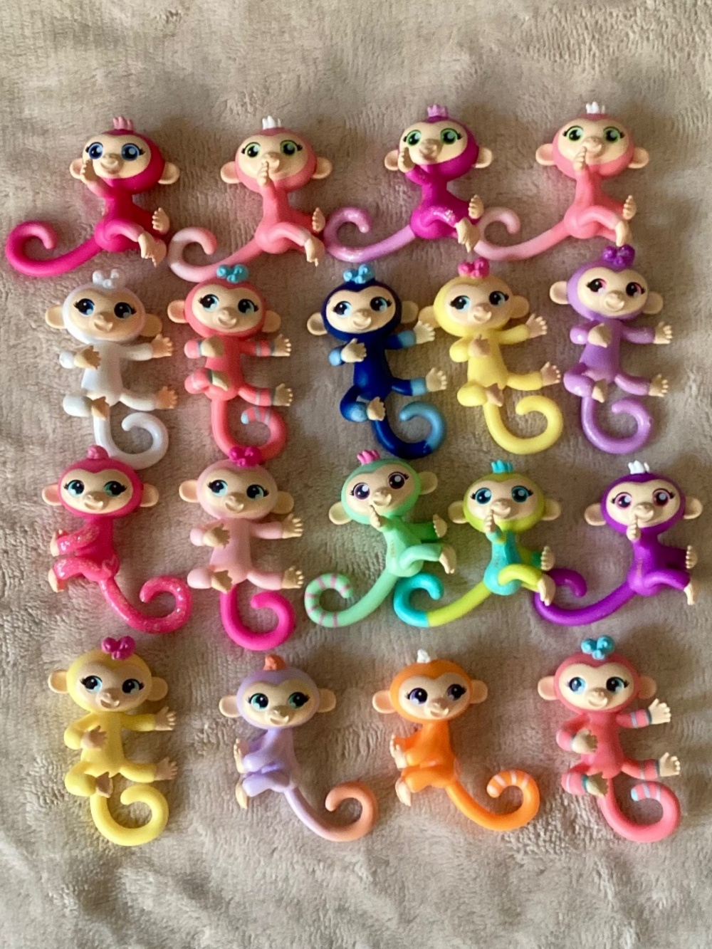 Fingerlings Minis Lot